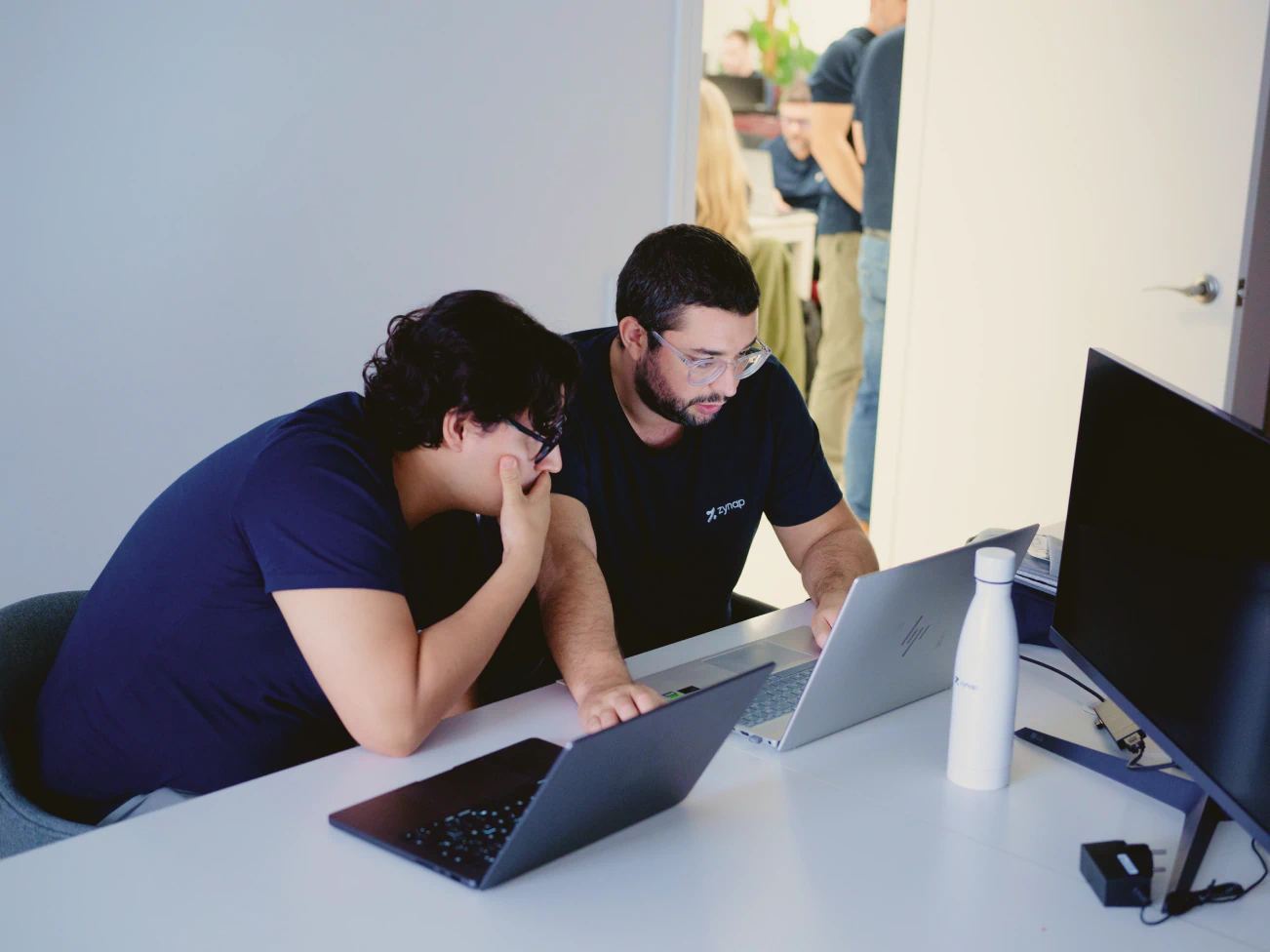 01 hero slider img 04